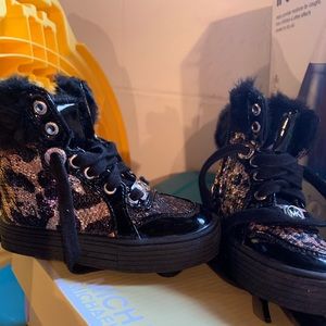 Michael Kord baby size 5 boots